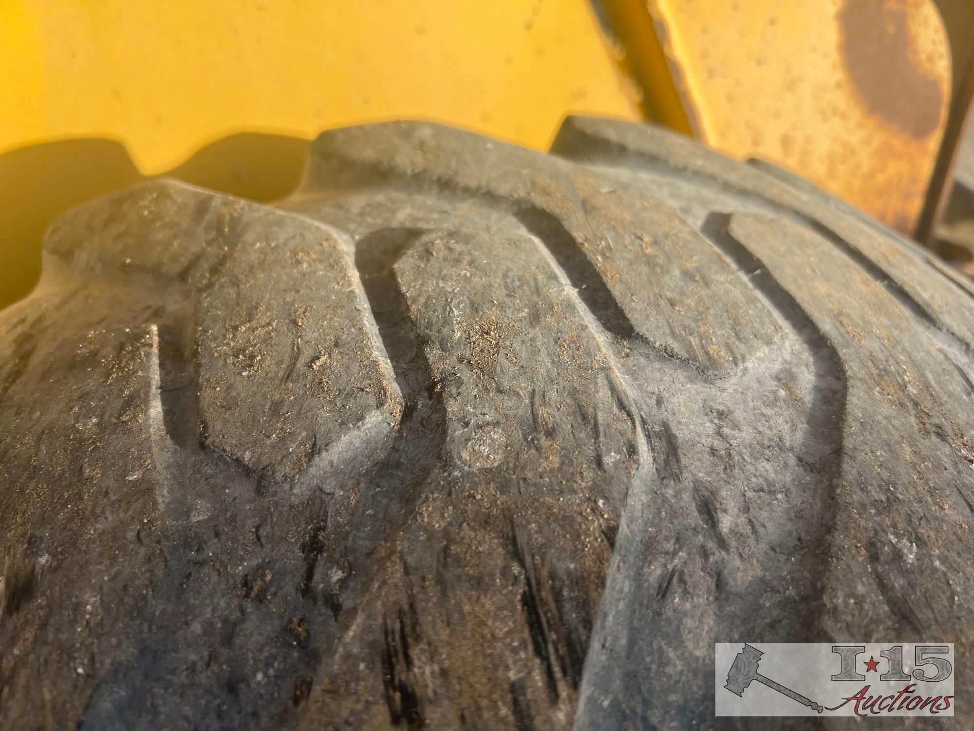 John Deere 320 Skid Steer