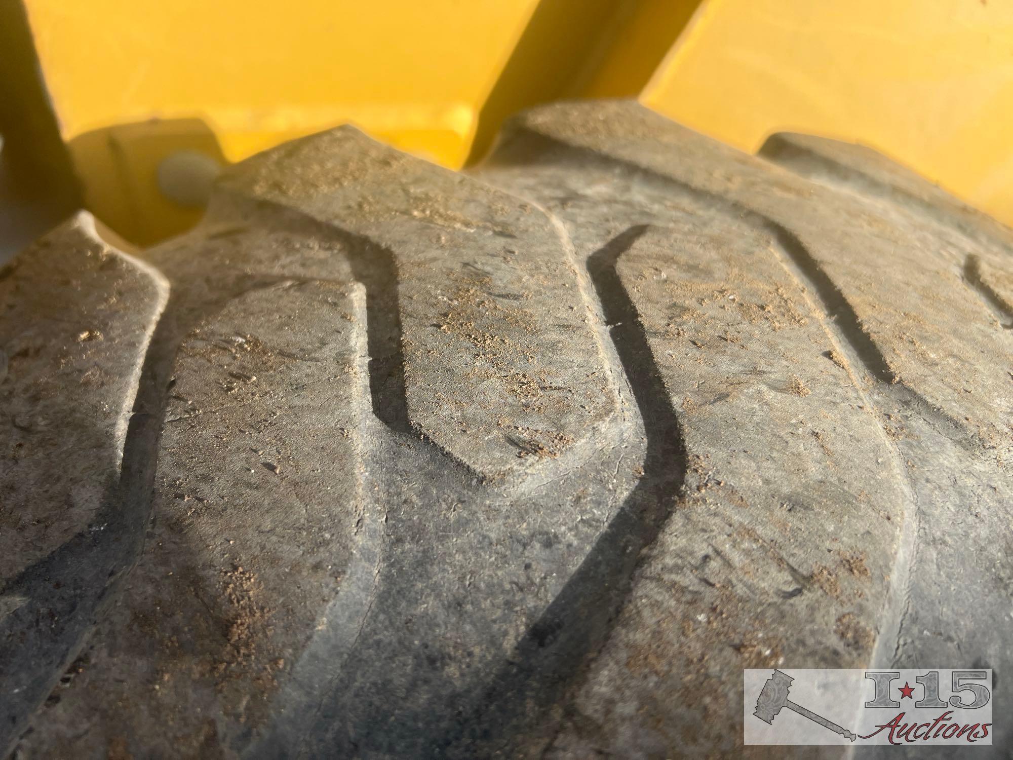 John Deere 320 Skid Steer