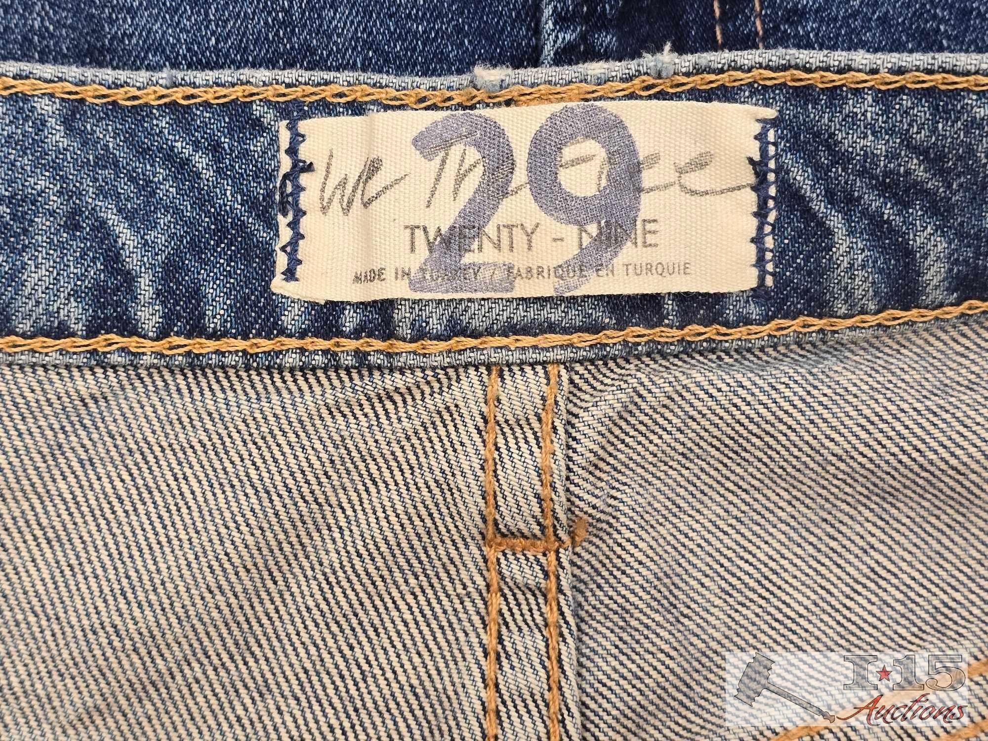 (11) Women's High End Jeans