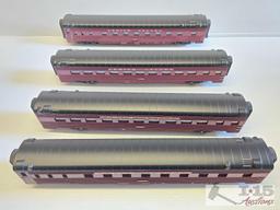 (2) MTH Electric Trains 70' Scale Streamlined Sleeper/Diner Set