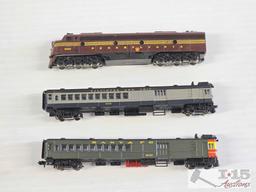 (3) N Scale Locomotive & Passenger Model Trains