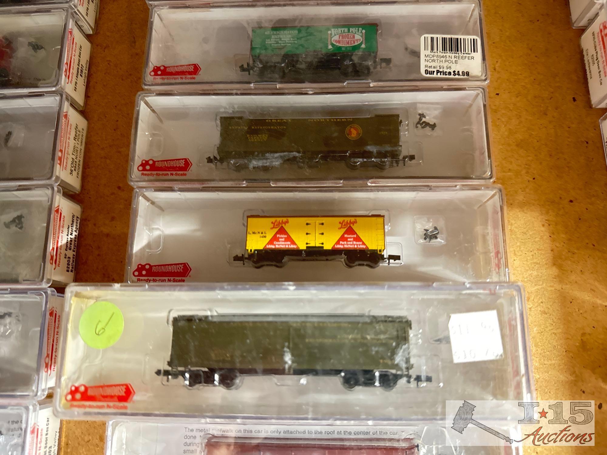 (53) Roundhouse & Deluxe N-Scale Model Trains