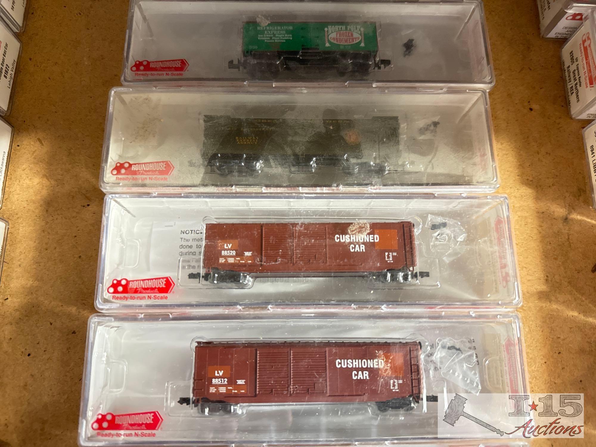 (53) Roundhouse & Deluxe N-Scale Model Trains