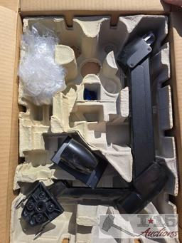 (36) Monitor Arms