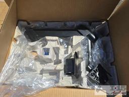 (36) Monitor Arms