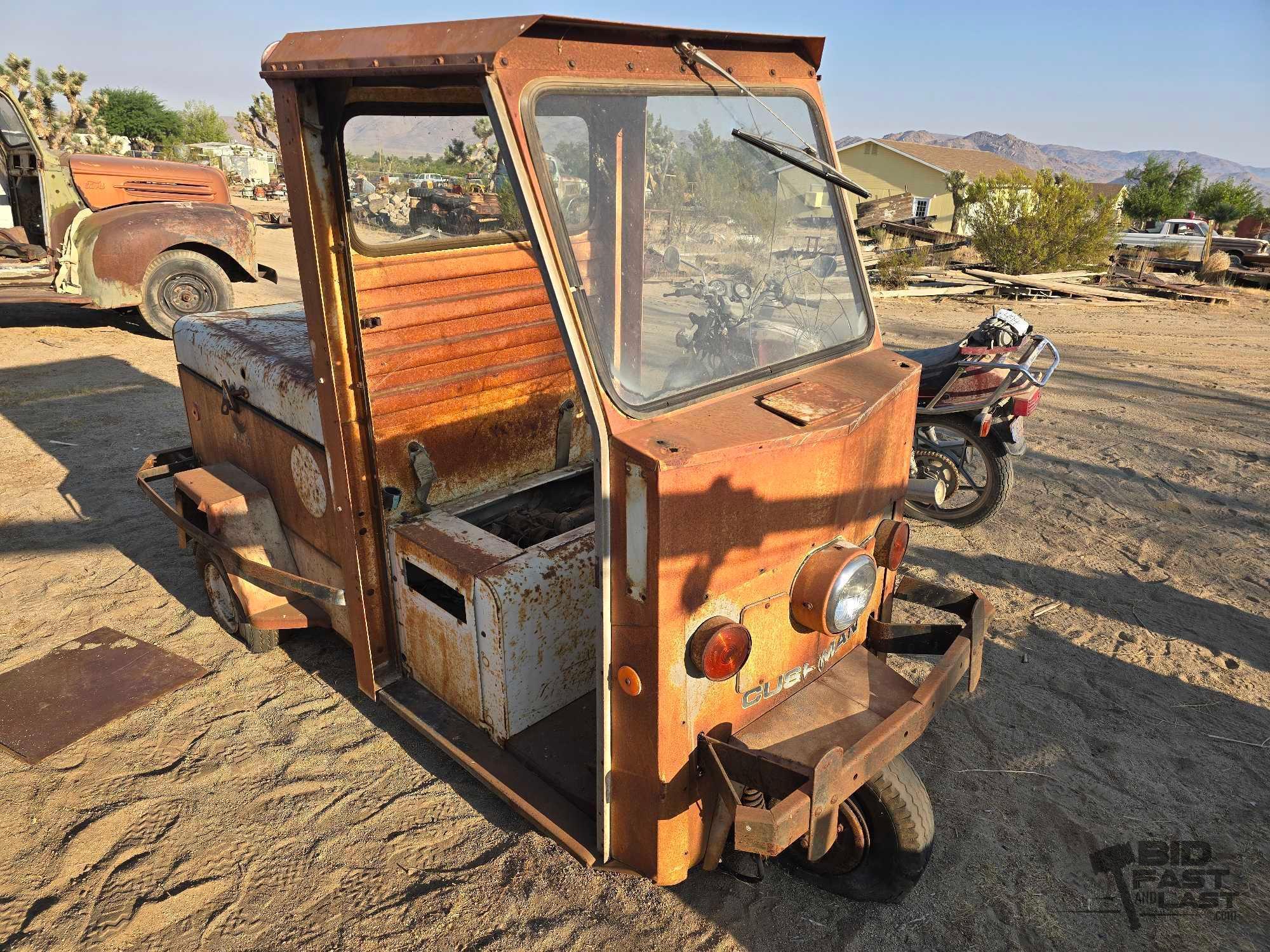 Cusman Motors Police Cart