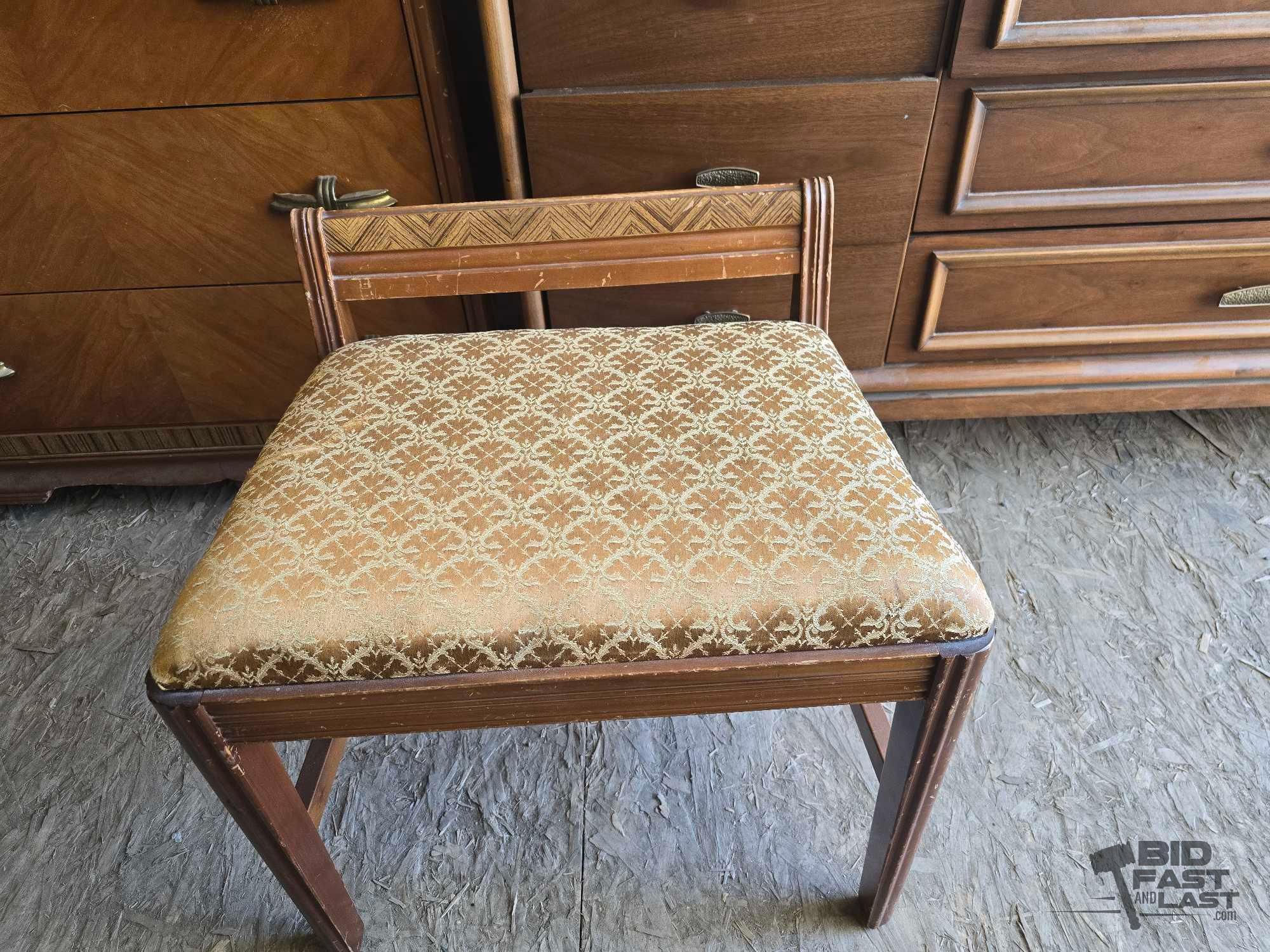 3 Chairs
