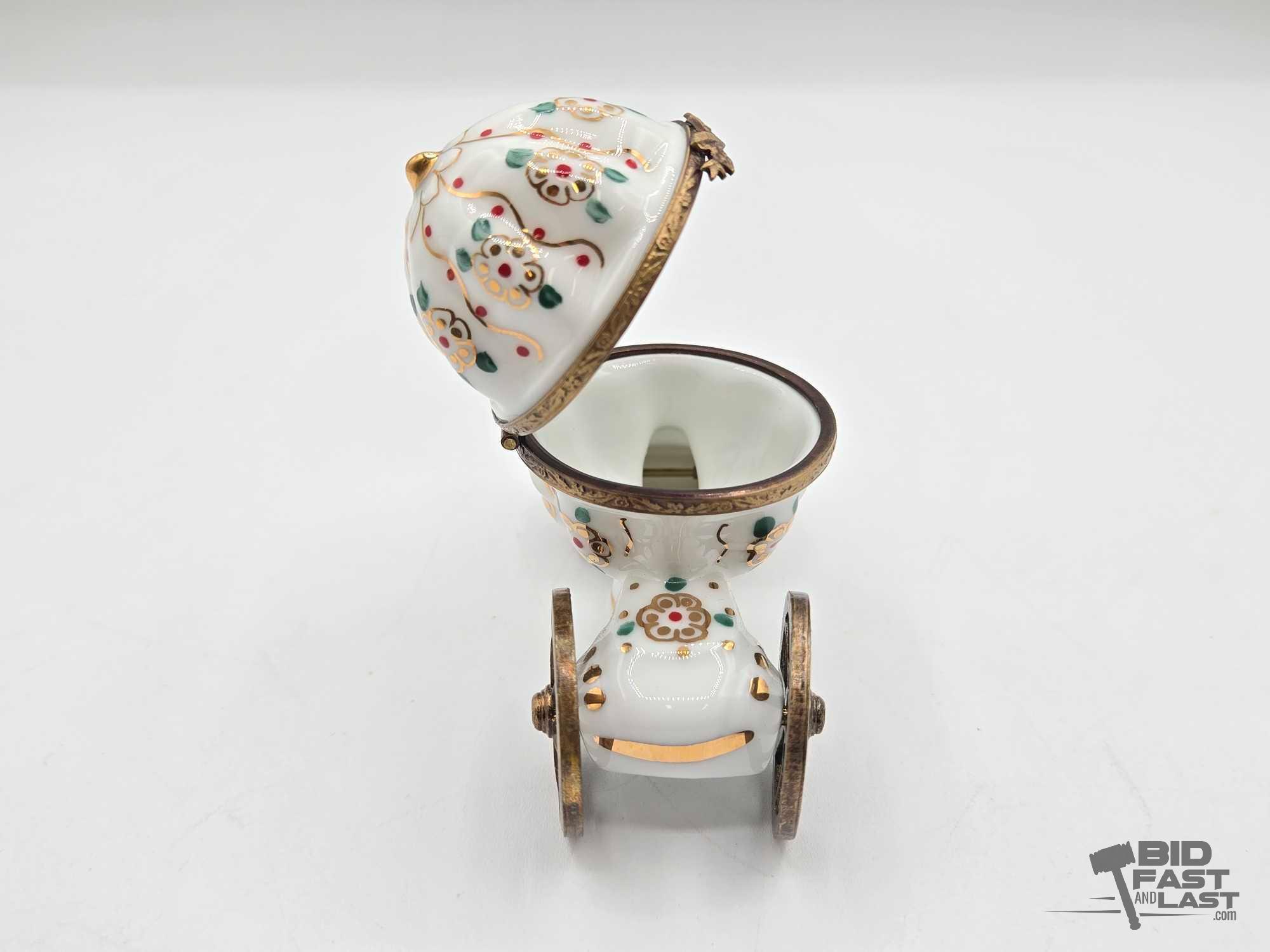 Cinderella's Coach With Heel Limoges Trinket Box