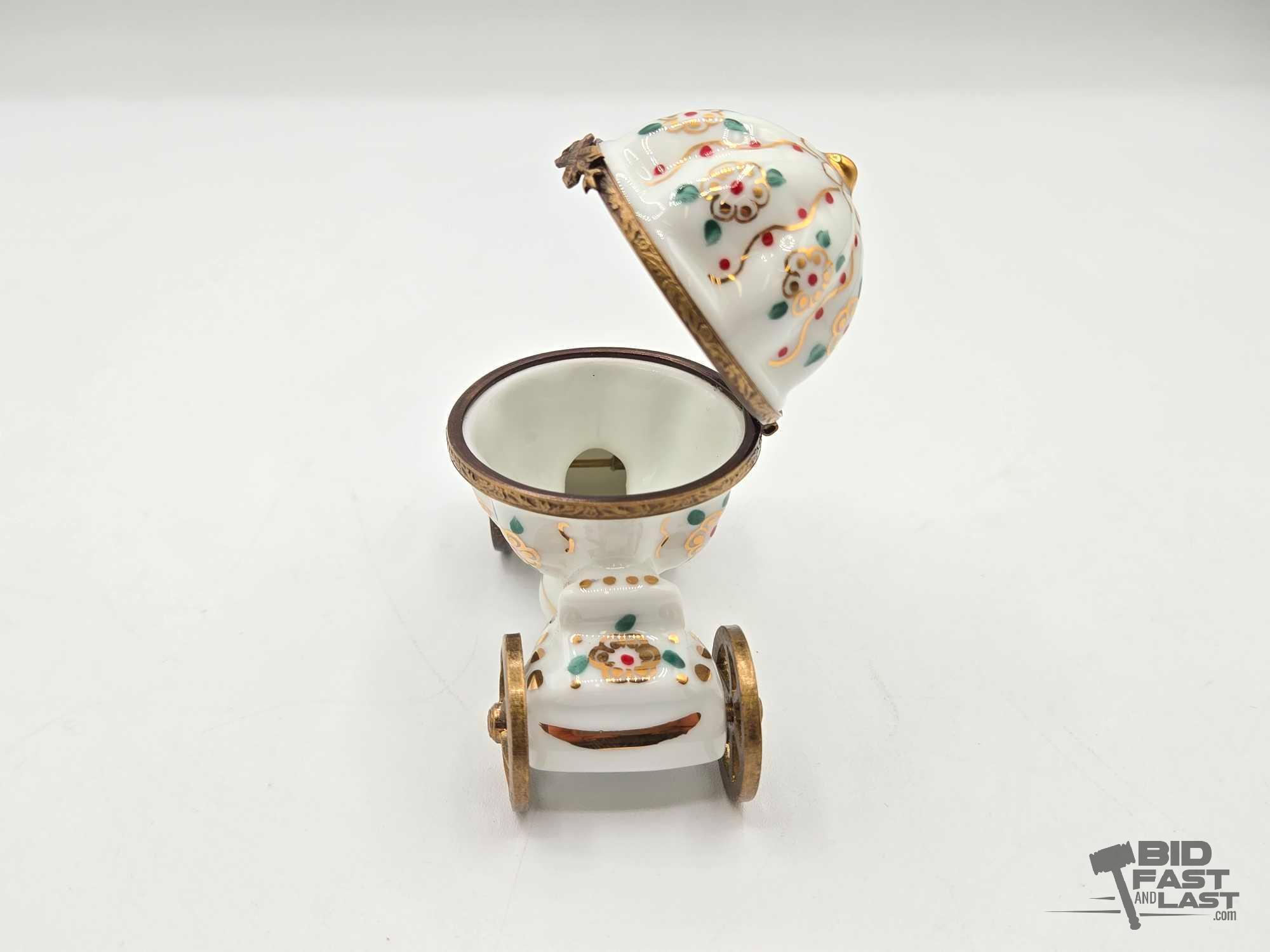 Cinderella's Coach With Heel Limoges Trinket Box