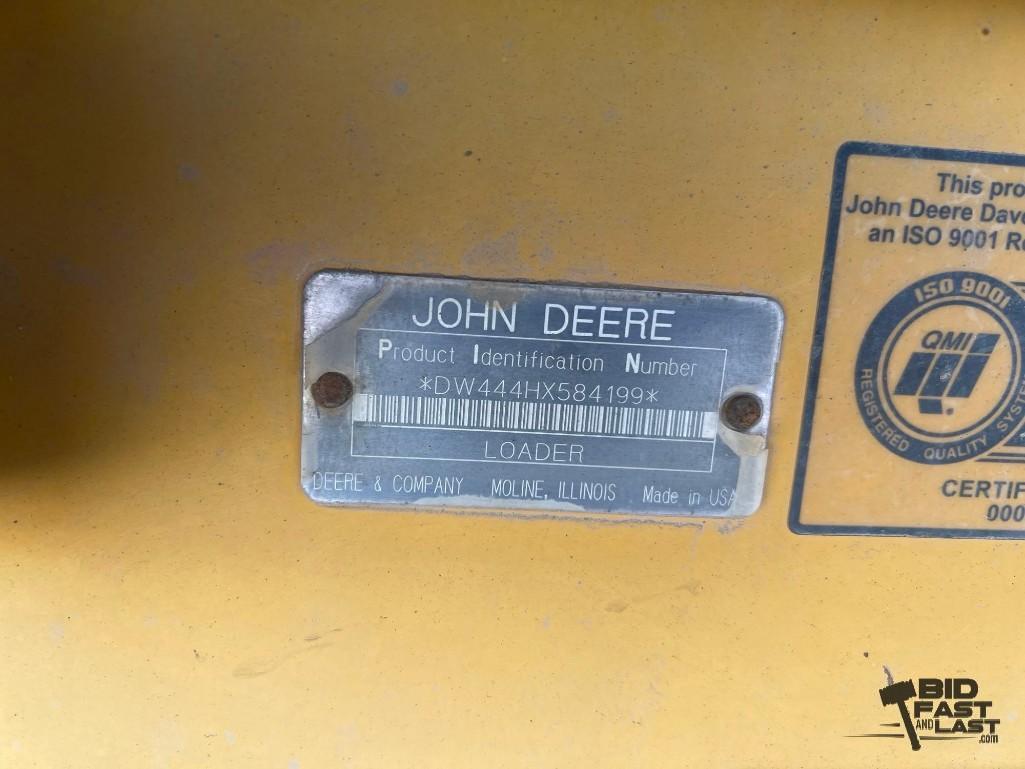 John Deere 444H Loader