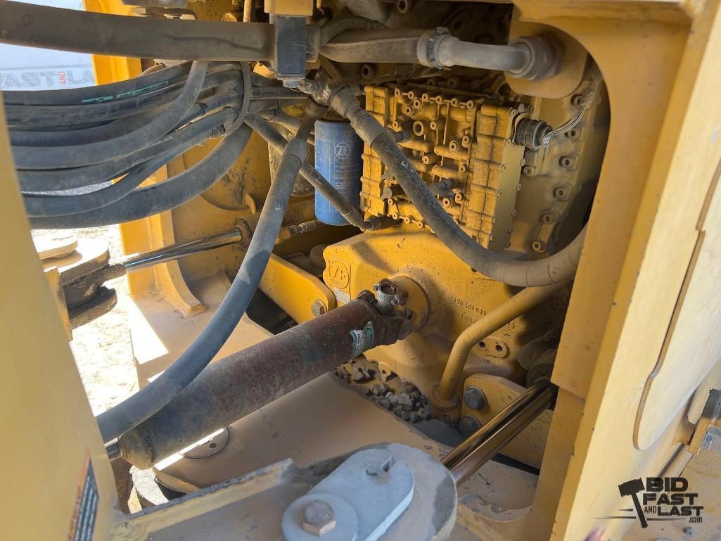 John Deere 444H Loader