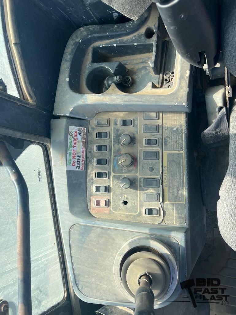 John Deere 444H Loader