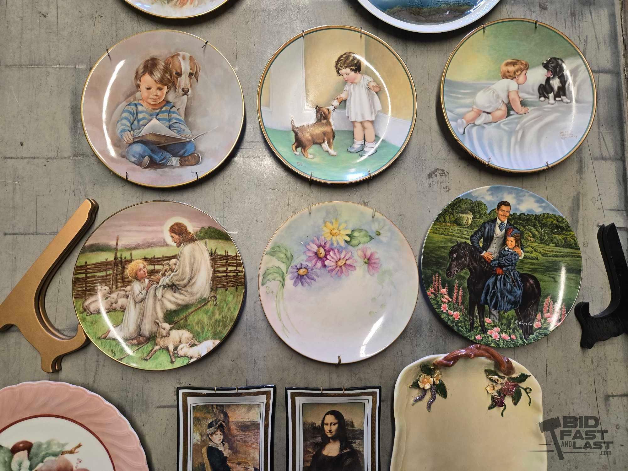 (12) Decorative Porcelain Plates