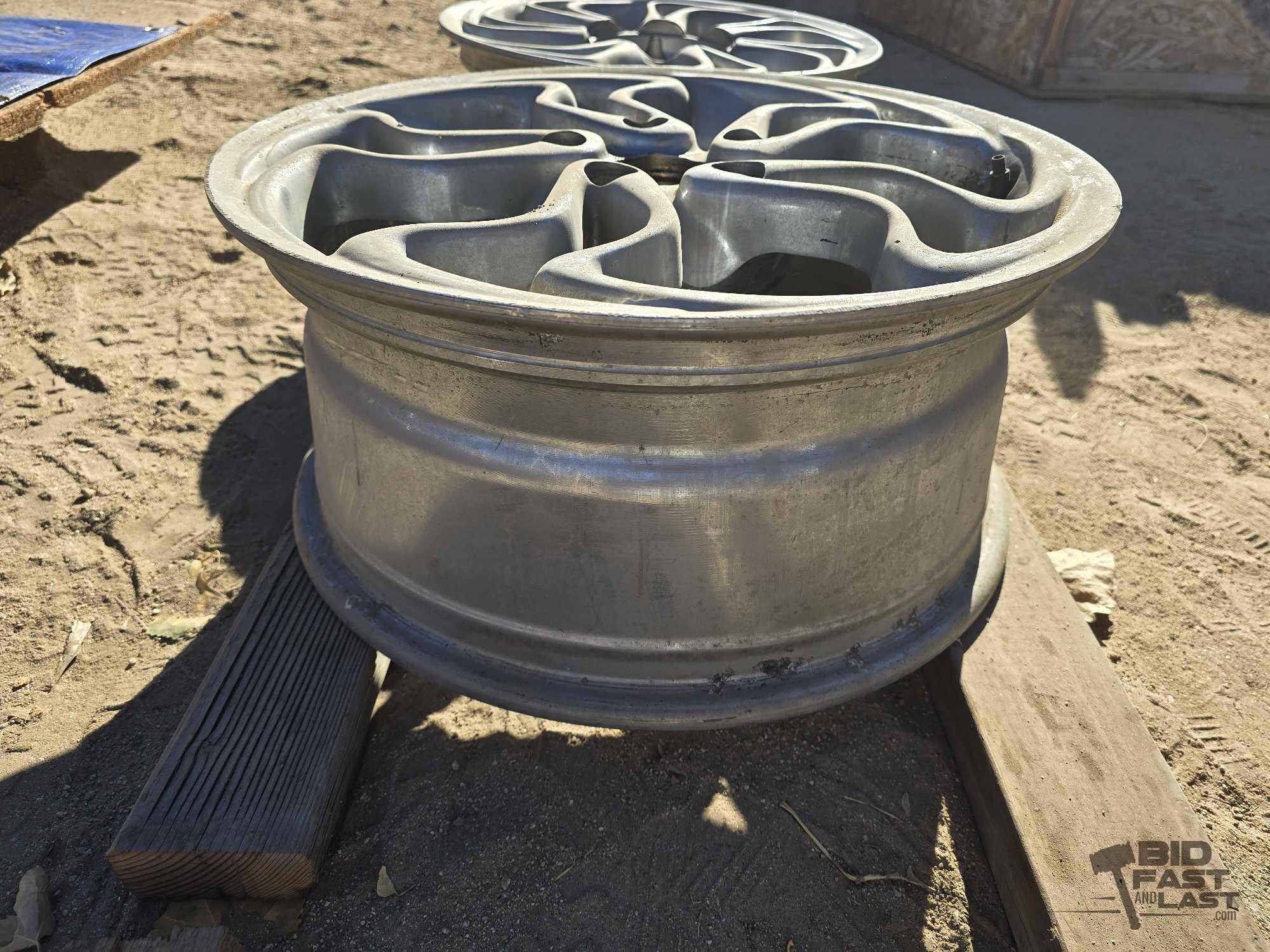 (2) Wheels