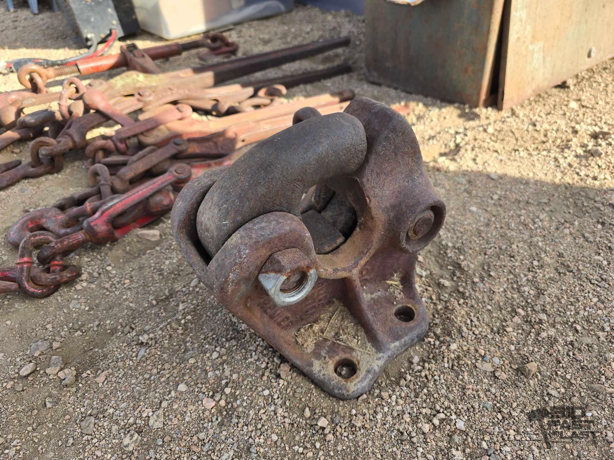 6 Binders and 1 Pintle Hitch