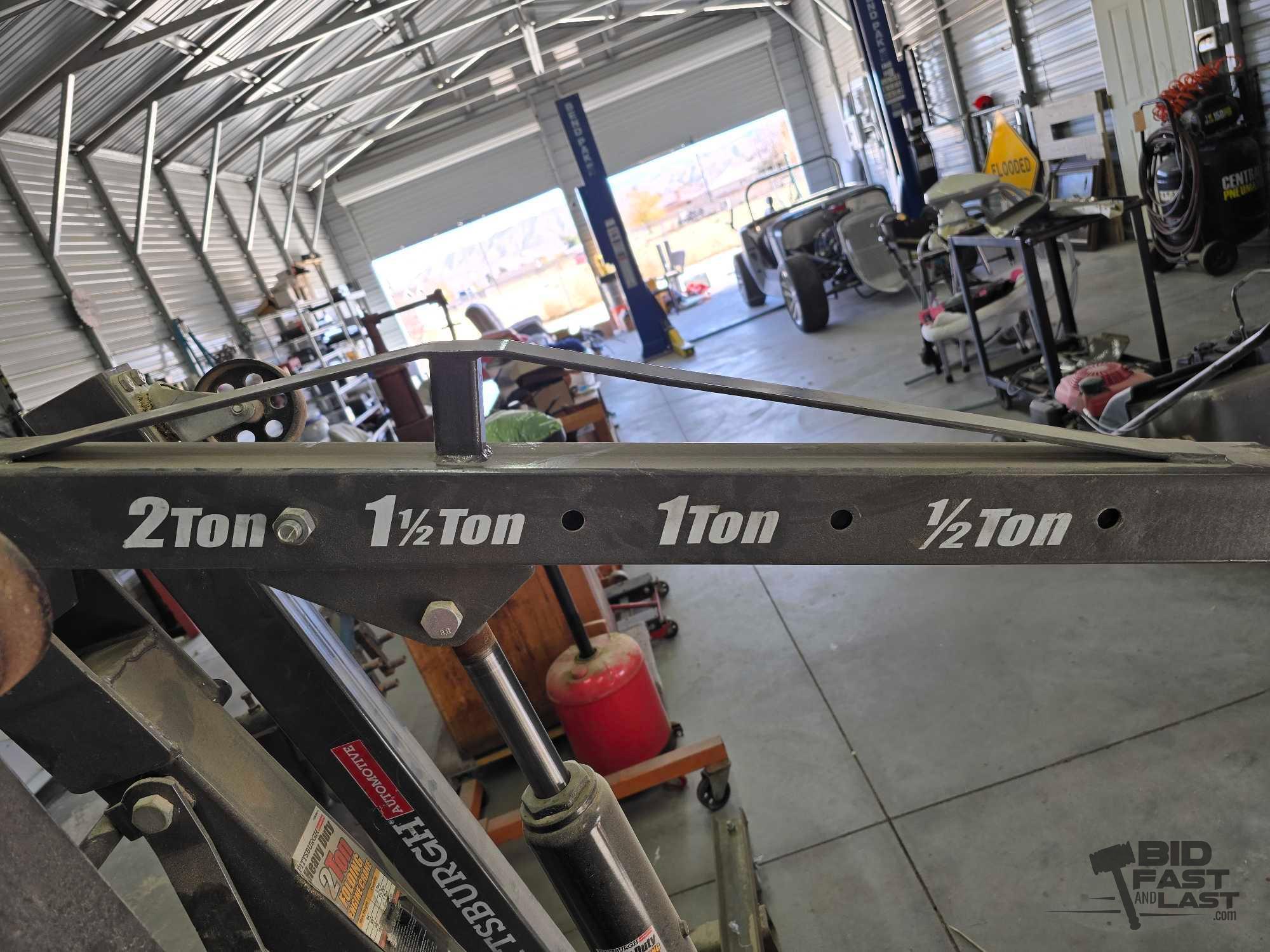 Pittsburgh Heavy Duty 2 Ton Folding Engine Crane