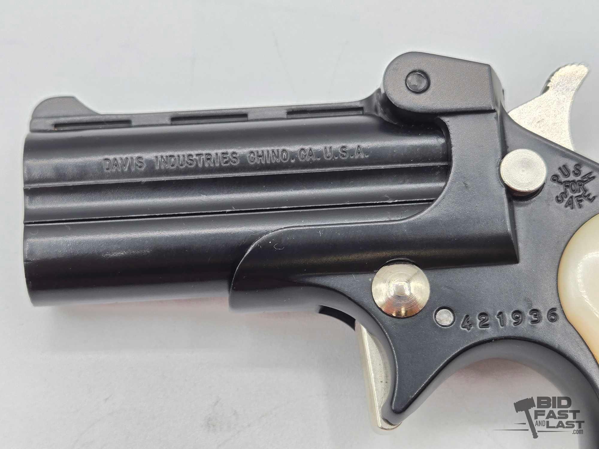 Davis Industries D-22 .22lr Derringer