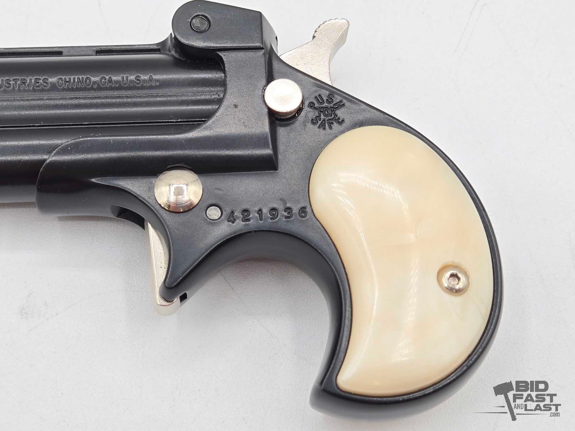 Davis Industries D-22 .22lr Derringer