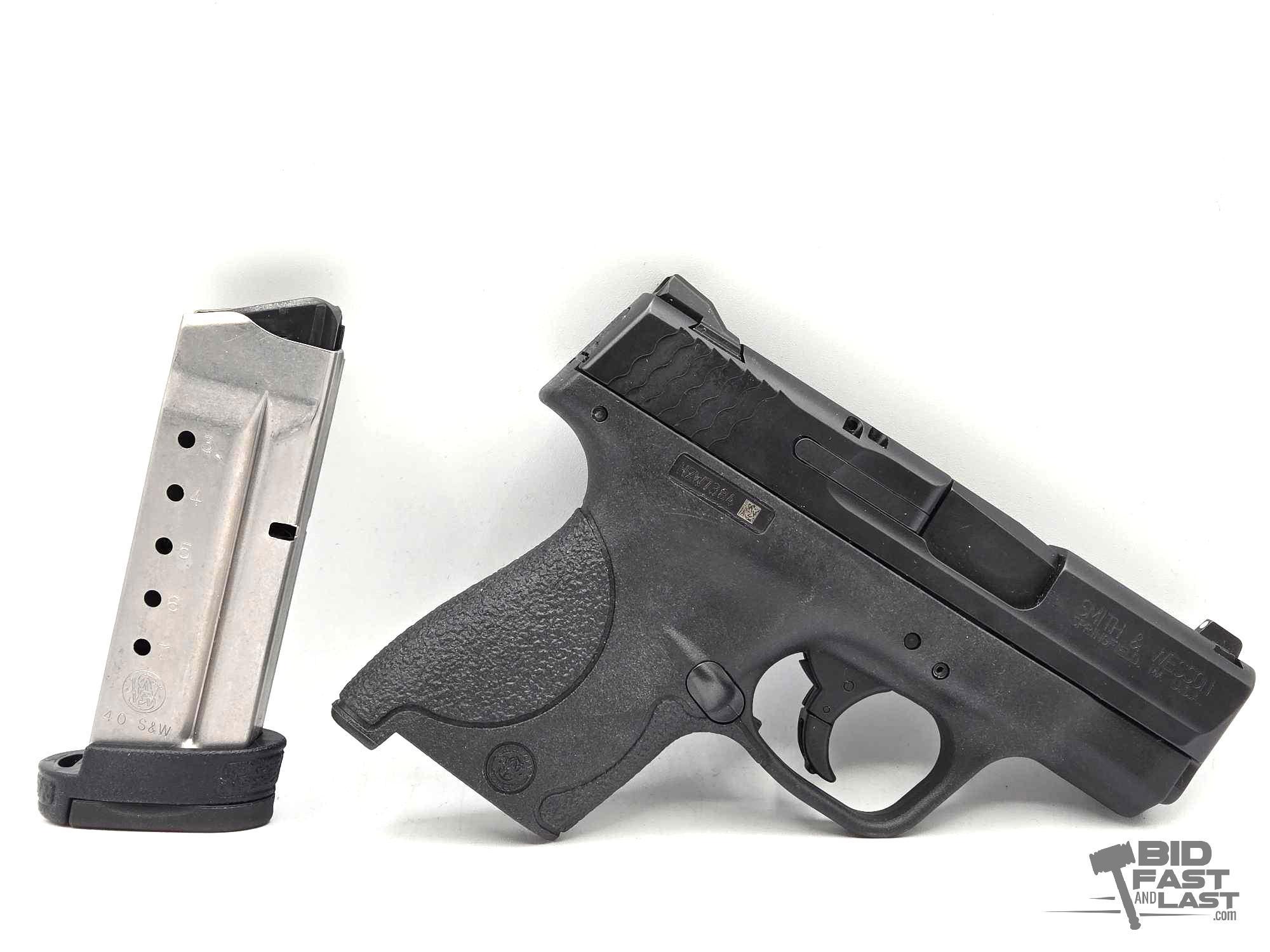 Smith & Wesson M&P Shield 40 .40 S&W Semi-Auto Pistol