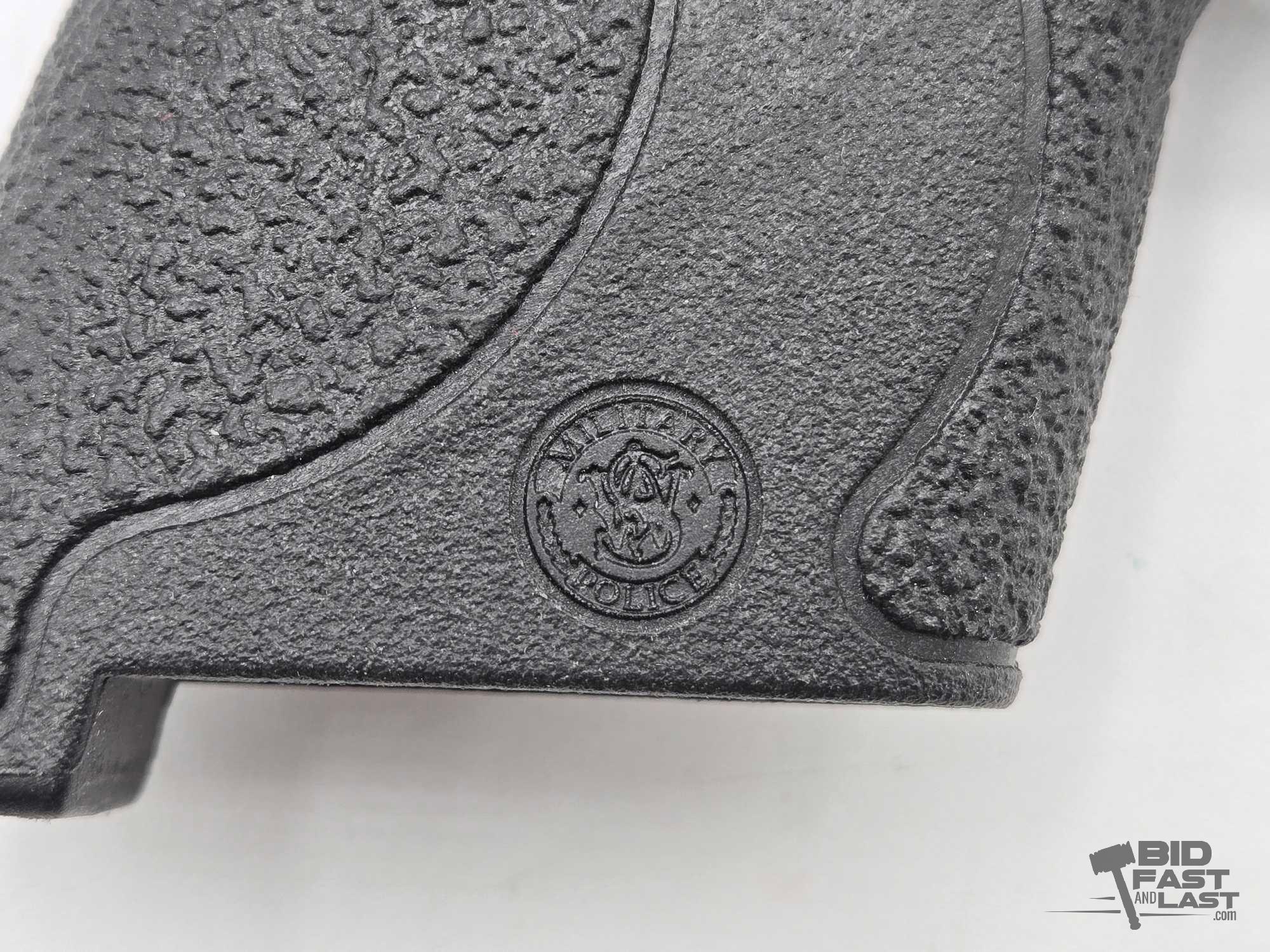 Smith & Wesson M&P Shield 40 .40 S&W Semi-Auto Pistol