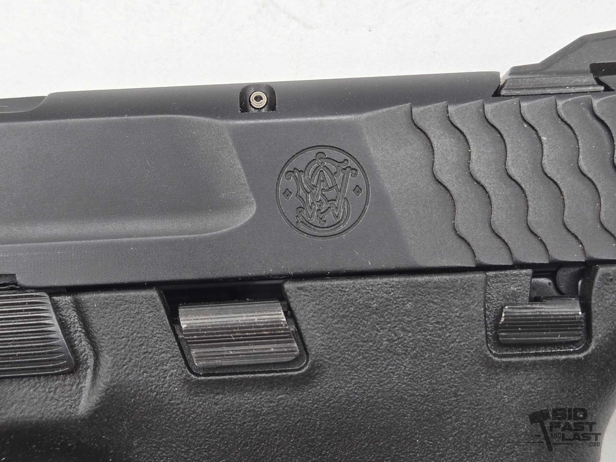 Smith & Wesson M&P Shield 40 .40 S&W Semi-Auto Pistol