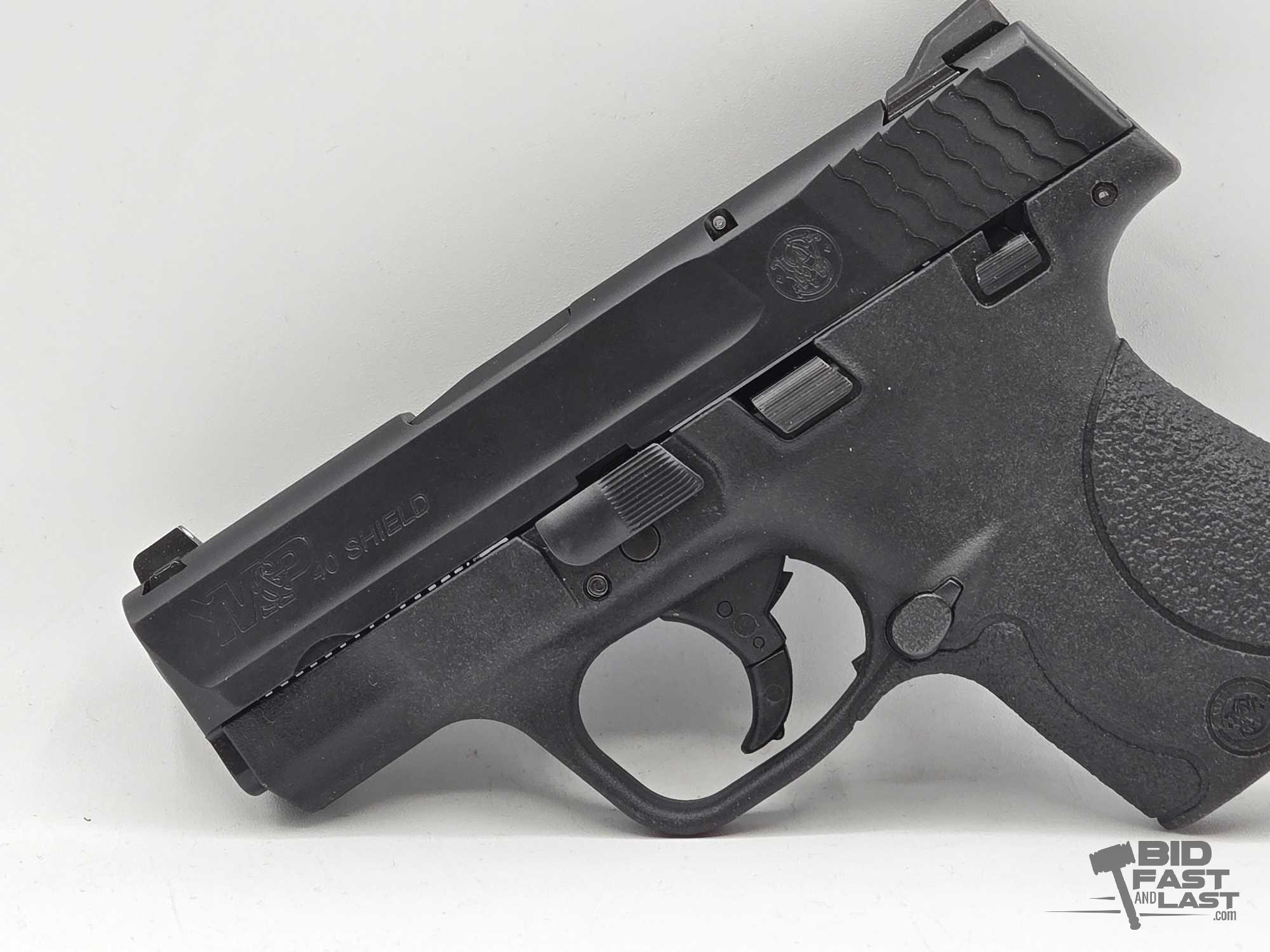 Smith & Wesson M&P Shield 40 .40 S&W Semi-Auto Pistol