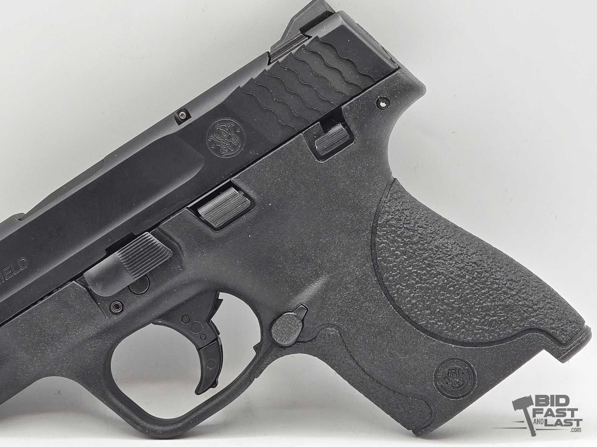 Smith & Wesson M&P Shield 40 .40 S&W Semi-Auto Pistol