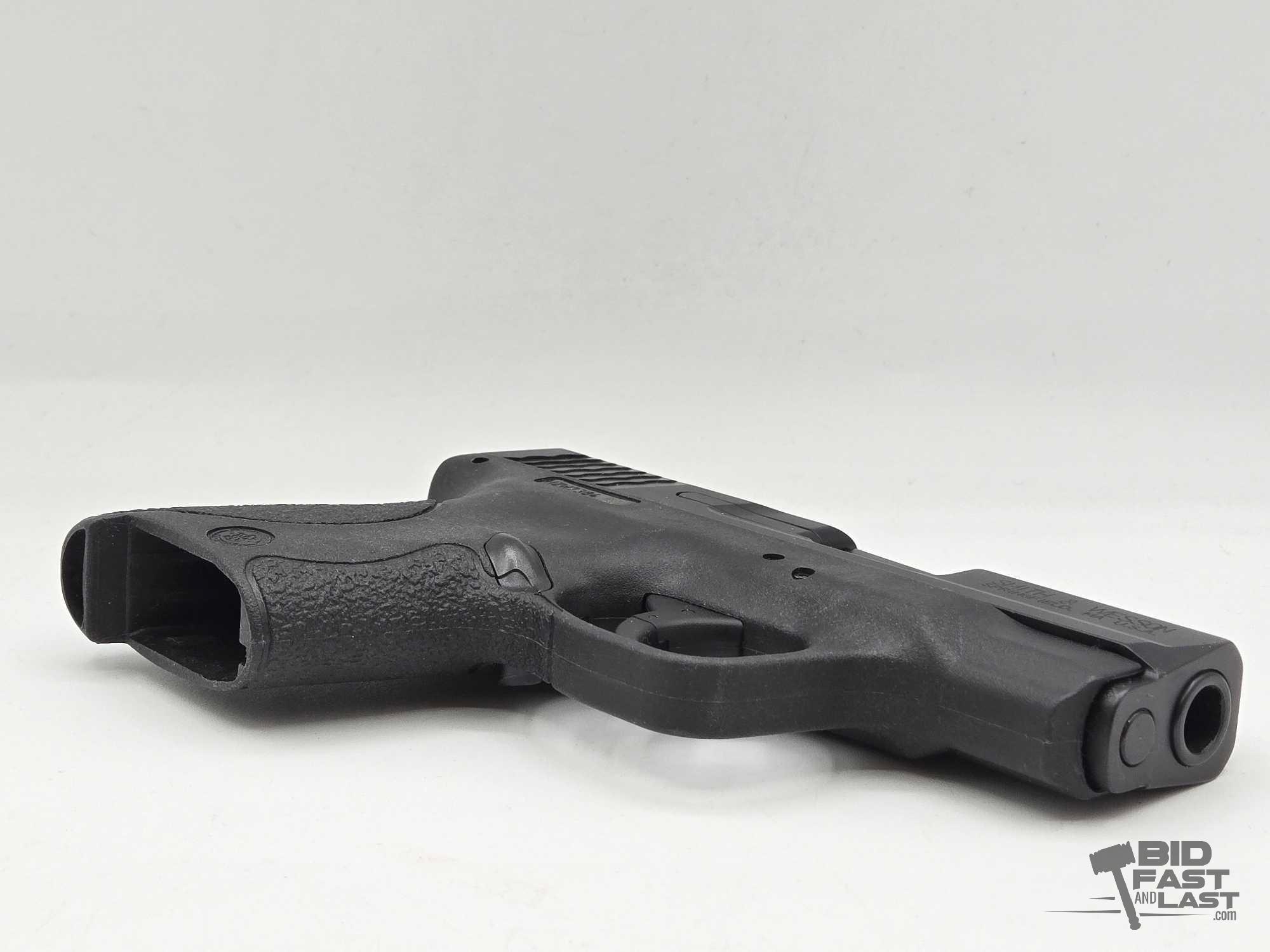 Smith & Wesson M&P Shield 40 .40 S&W Semi-Auto Pistol