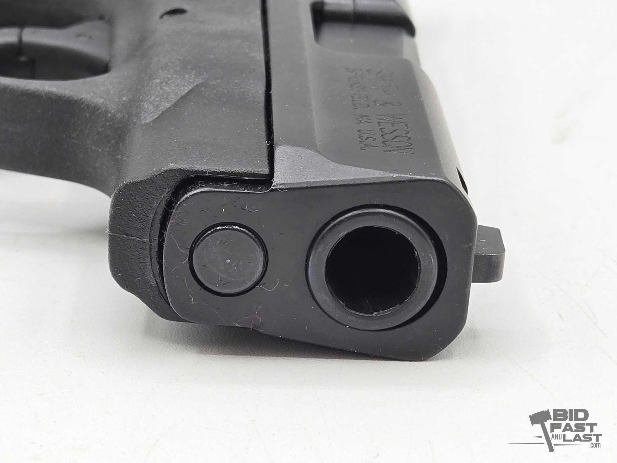 Smith & Wesson M&P Shield 40 .40 S&W Semi-Auto Pistol