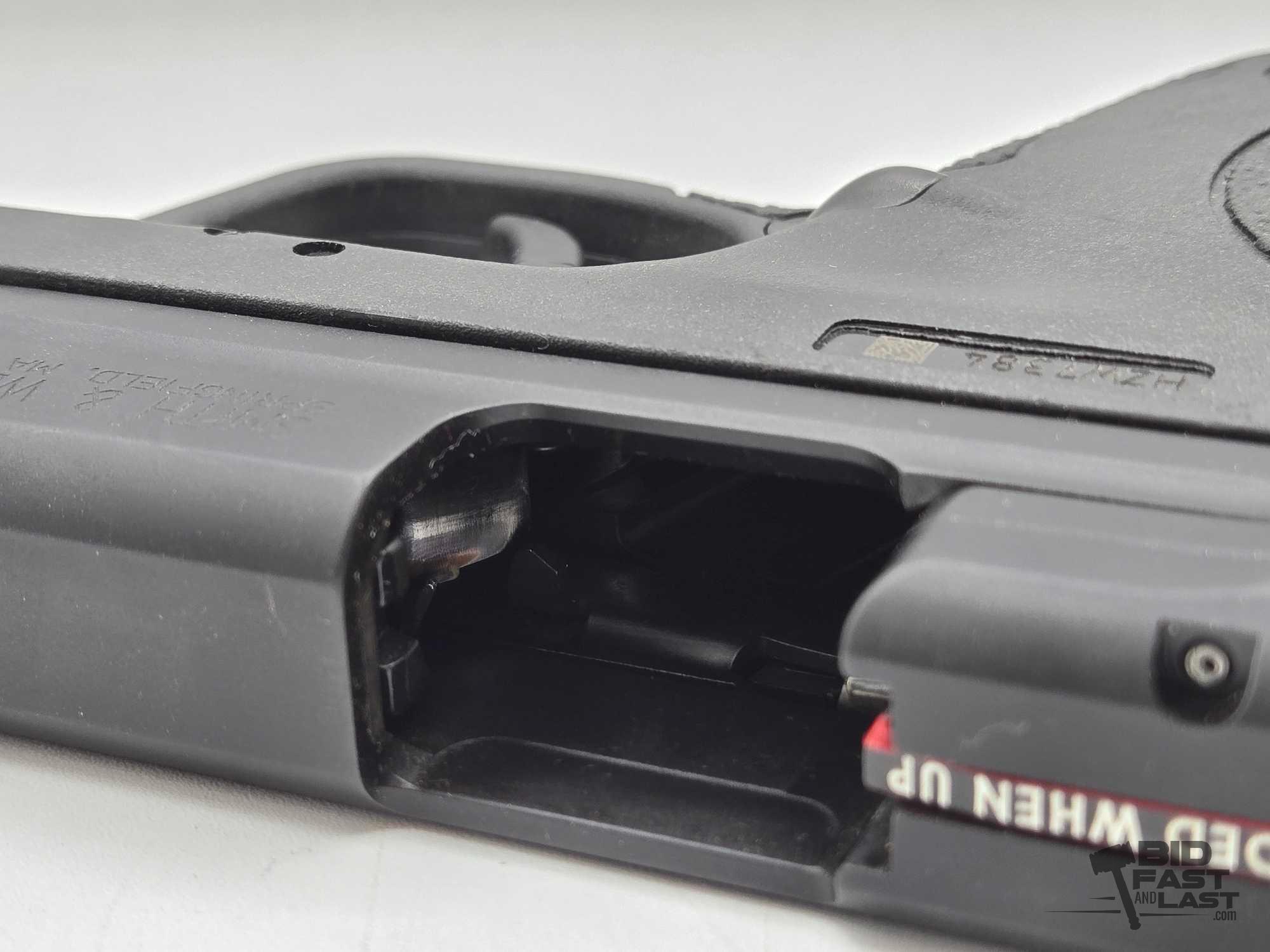 Smith & Wesson M&P Shield 40 .40 S&W Semi-Auto Pistol