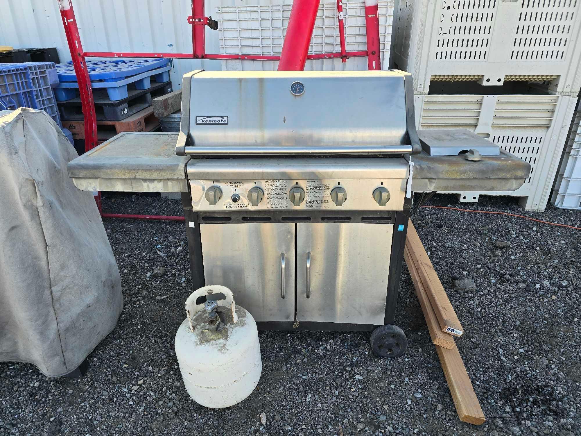 Kenmore Propane Barbecue & Propane Tank
