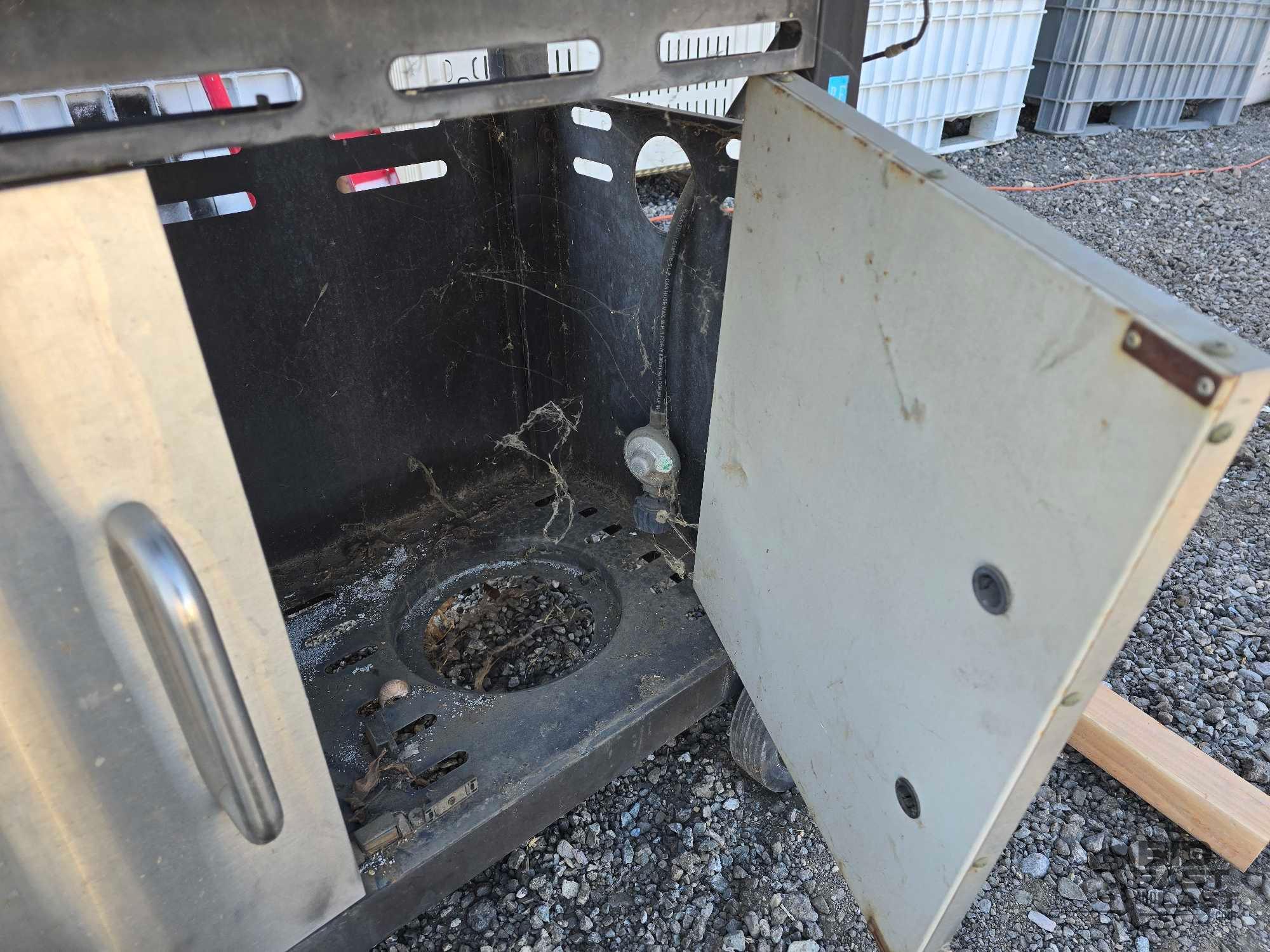 Kenmore Propane Barbecue & Propane Tank