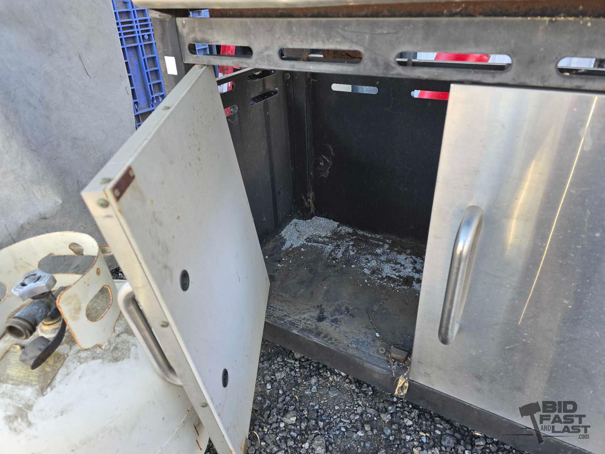 Kenmore Propane Barbecue & Propane Tank