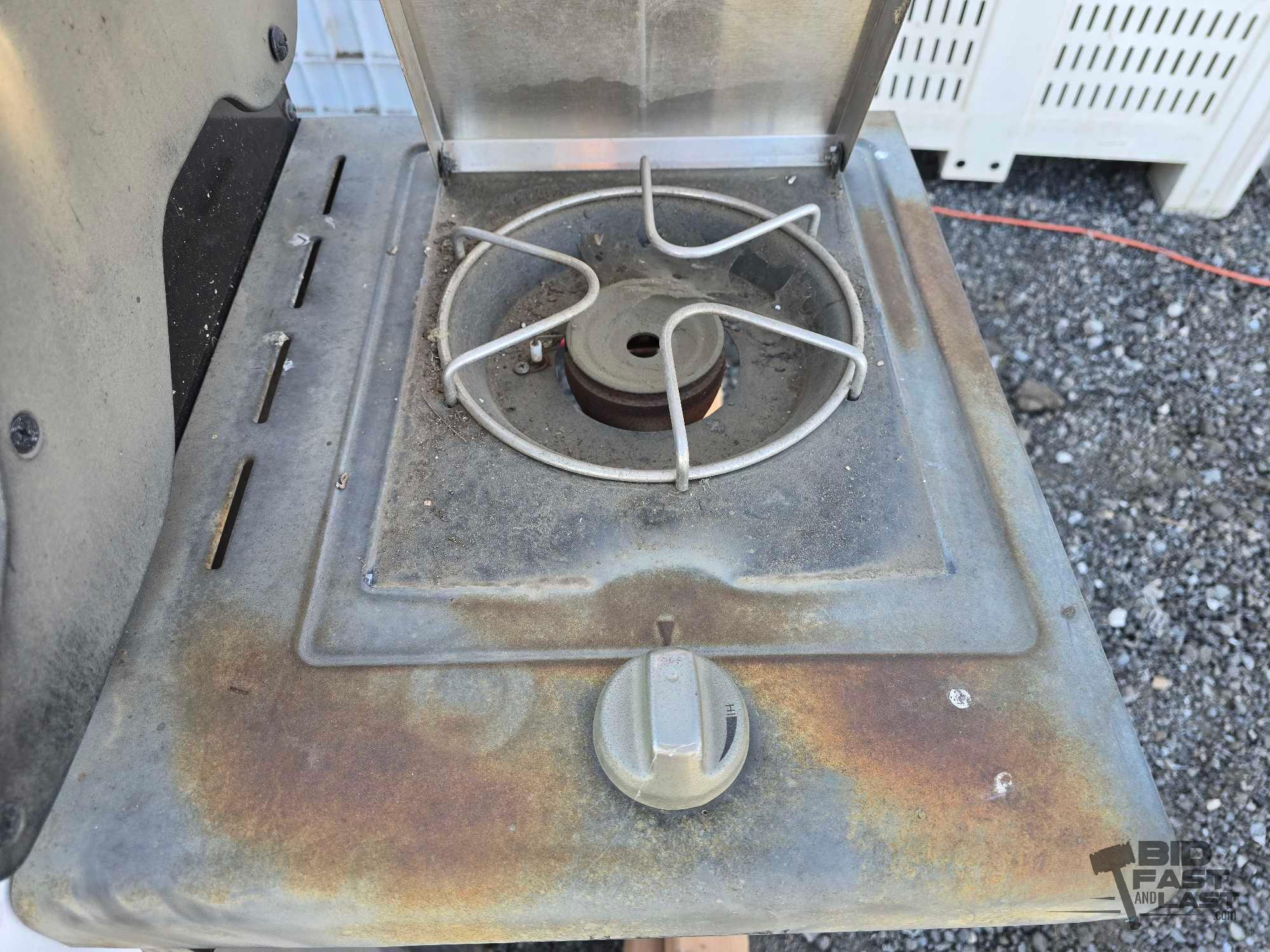 Kenmore Propane Barbecue & Propane Tank