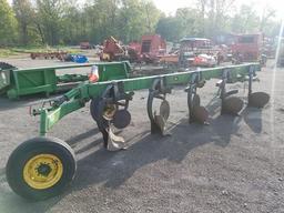 John Deere 2700 5btm. Plow
