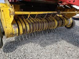 New Holland 648 Round Baler