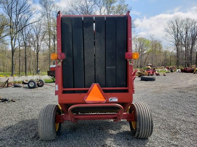 New Holland 648 Round Baler