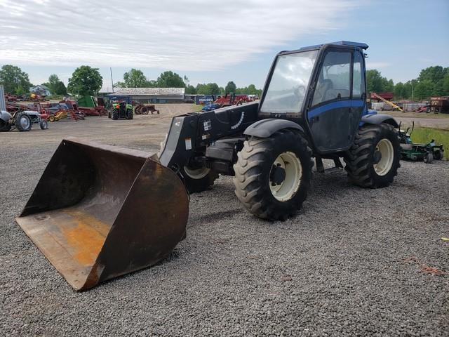 New Holland LM435A telehandler