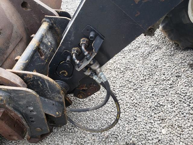 New Holland LM435A telehandler