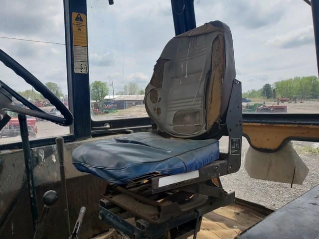 Ford 655 Diesel Loader w/Bucket