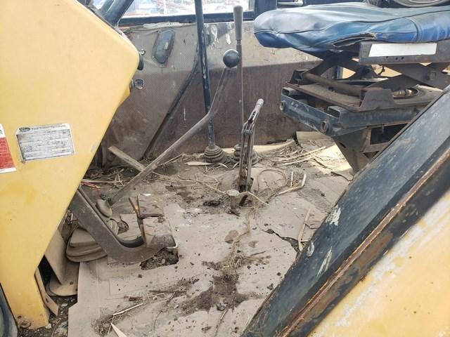 Ford 655 Diesel Loader w/Bucket