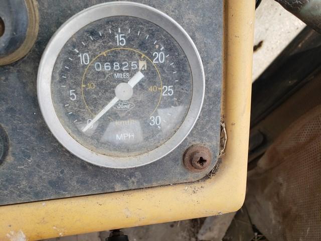 Ford 655 Diesel Loader w/Bucket