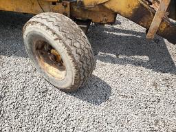 Ford 655 Diesel Loader w/Bucket