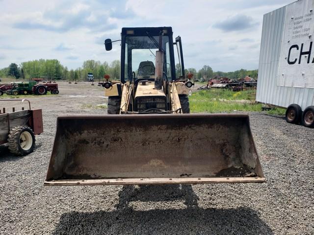 Ford 655 Diesel Loader w/Bucket