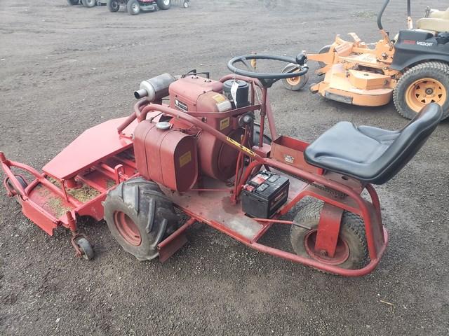 Yazoo Front Mount Riding Mower w/wisconsin engine