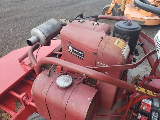 Yazoo Front Mount Riding Mower w/wisconsin engine