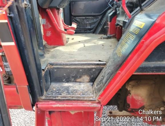 International 986 Diesel 2wd w/Cab