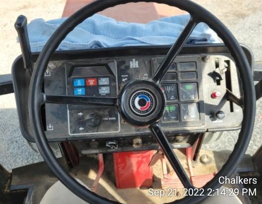International 986 Diesel 2wd w/Cab
