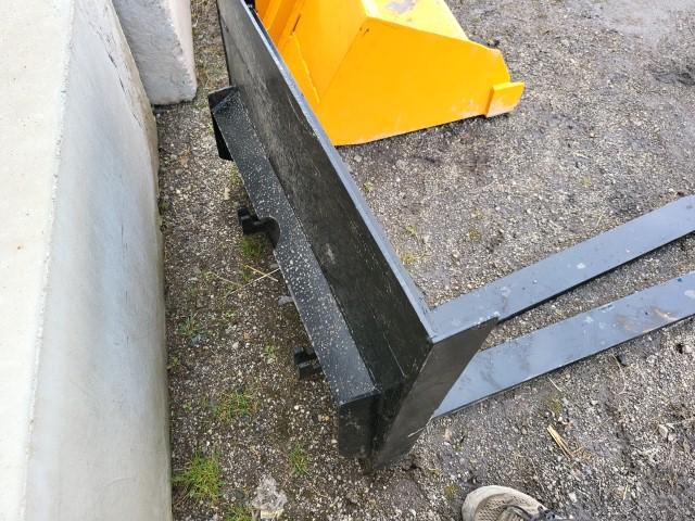 QT Pallet Forks/Off NH L325
