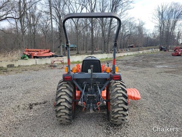 Kubota B3200 4x4 w/Ldr/Mower